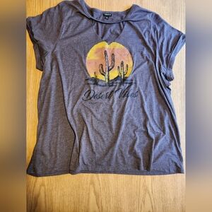 Torrid Size 4 T-Shirt Style Top